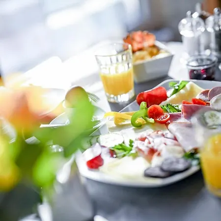 Hotel Rhoenkitz 3*